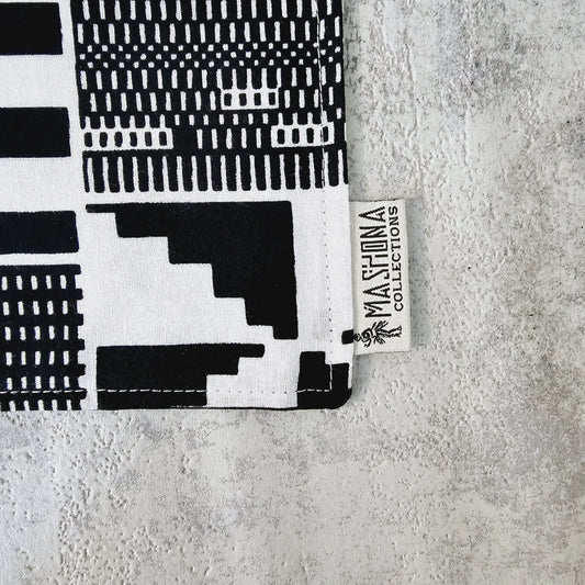 Handgemaakte '' Bogolan'' geïnspireerde print placemats | Boheemse wasbare placemats